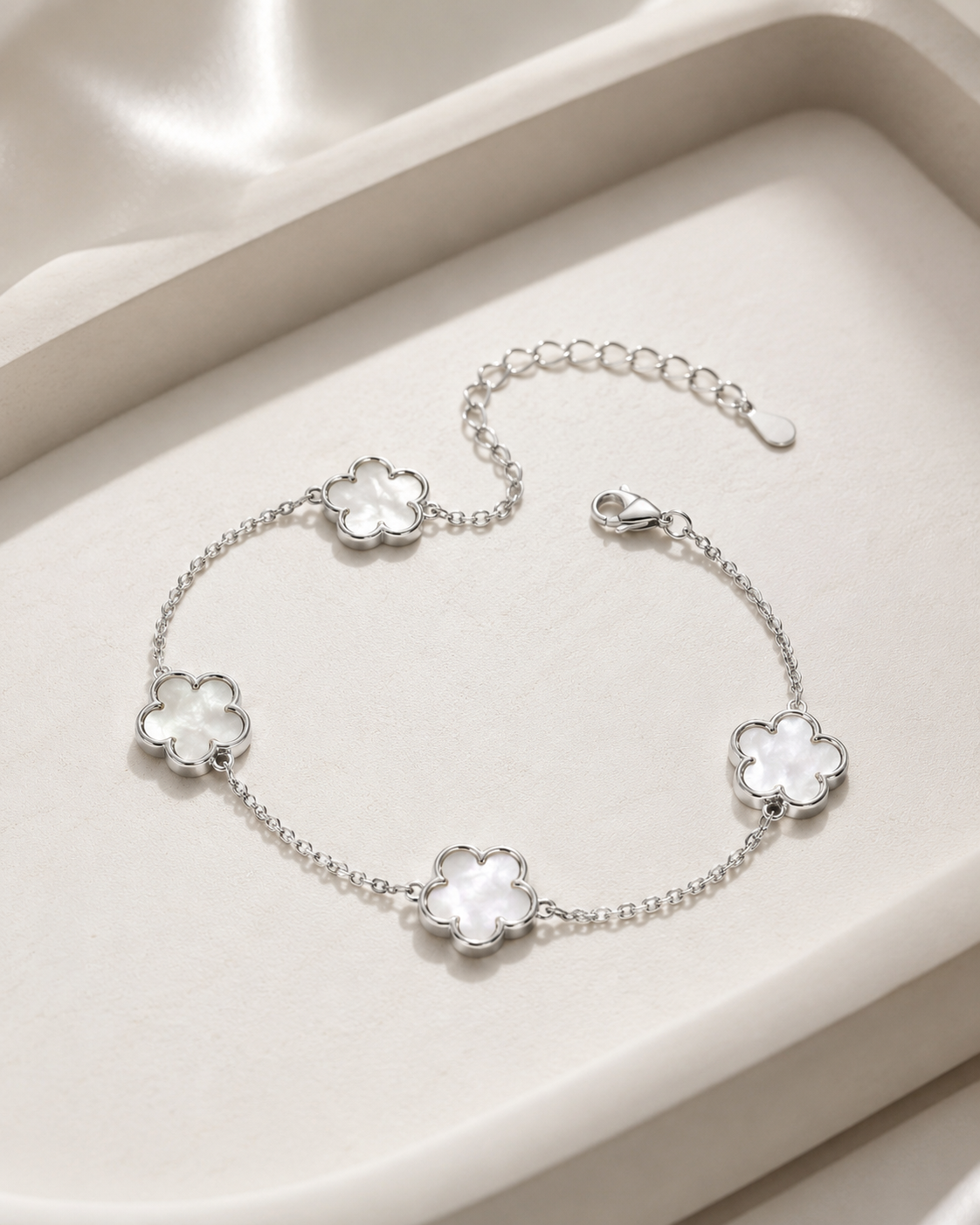 Savanna Clover Glow Sterling Silver Bracelet