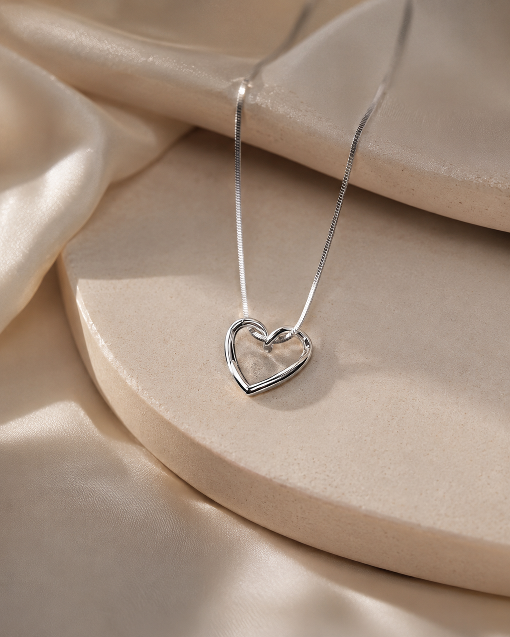 Savanna Silver Heart Glow Necklace