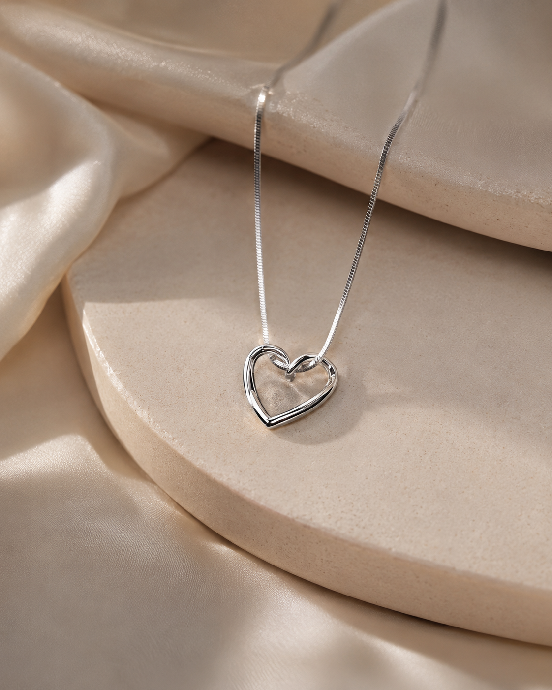 Savanna Silver Heart Glow Necklace
