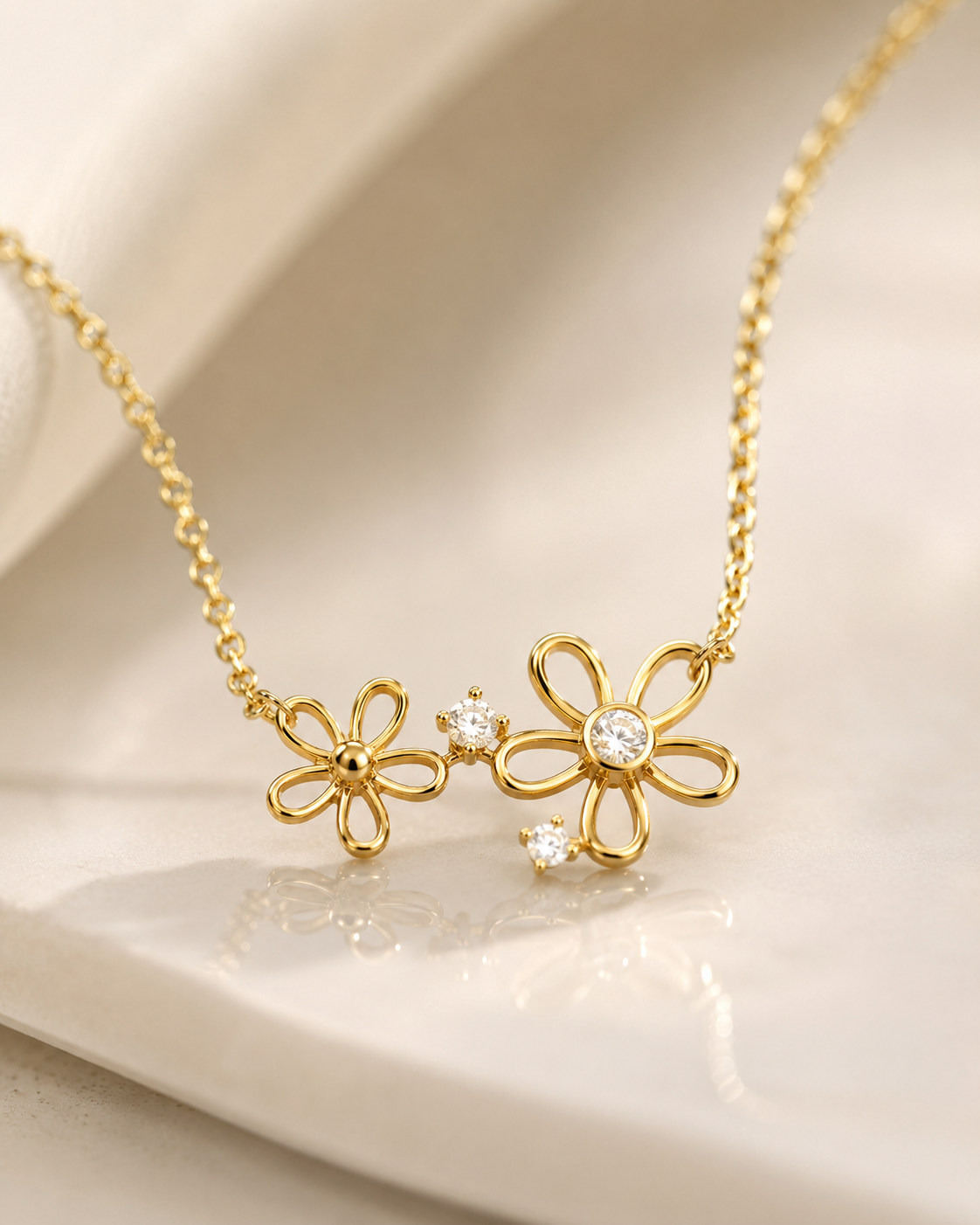 Savanna Daisy Glow Necklace